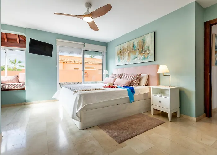 Cornelia Вілла Адехе